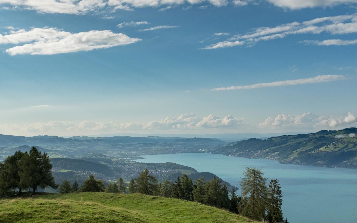 Blick auf Thun und den Thunersee von Aeschiried